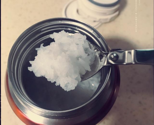 焖烧罐制作清淡可口的米粥，方法简单易学，厨房小白一看就会！
