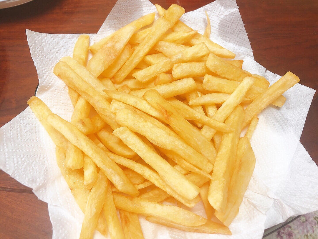 简单的炸薯条（无需淀粉无需冷冻）