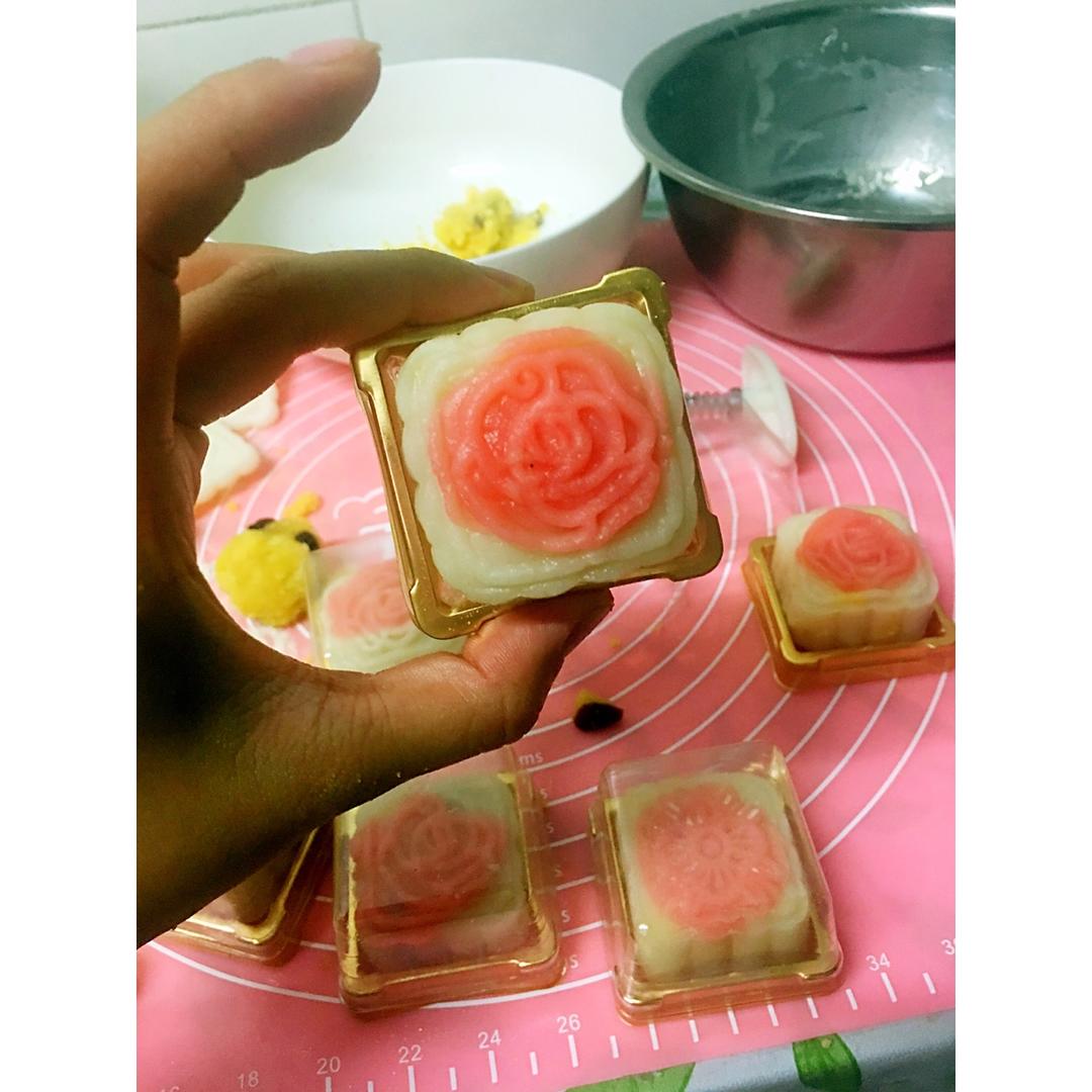奶黄冰皮月饼