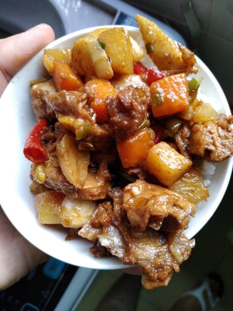 土豆炖鸡大腿