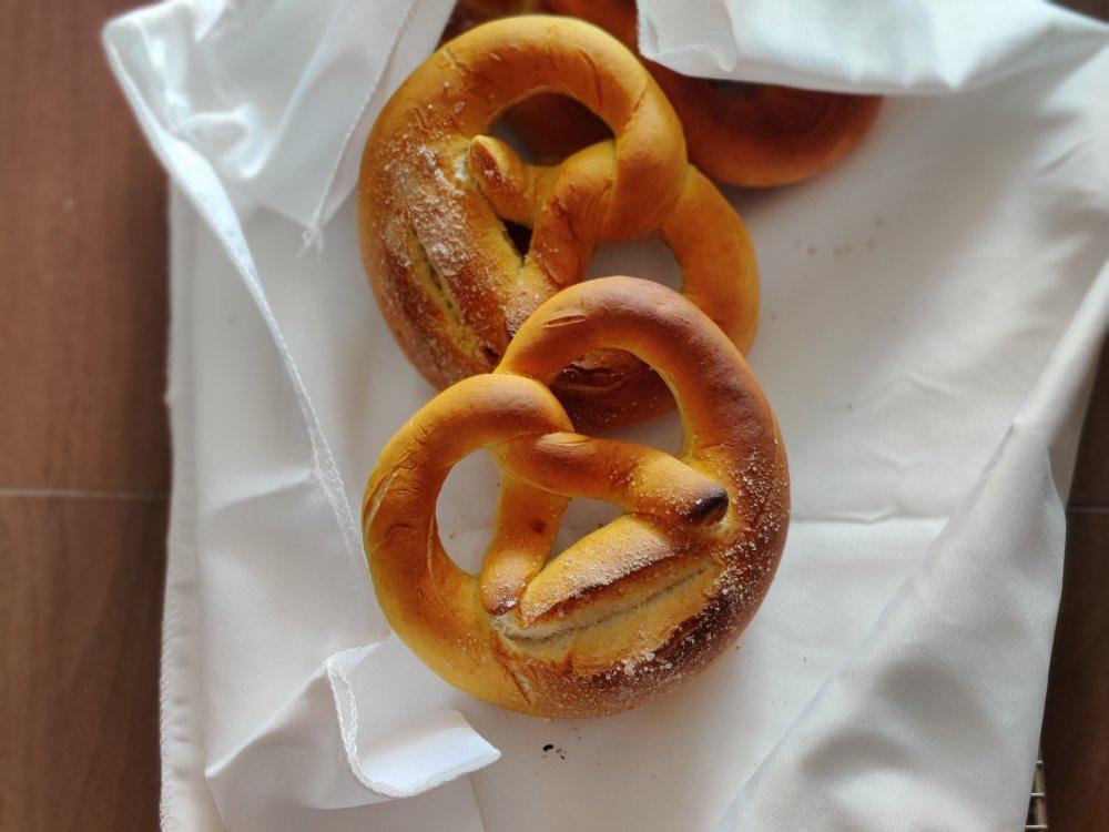 最详细的碱水包 【德国结面包 布雷结面包】有关碱水面包brezel的一切