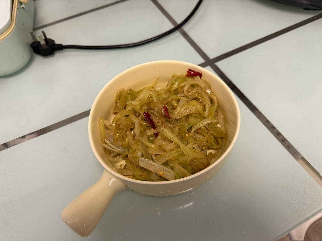 凉拌莴笋