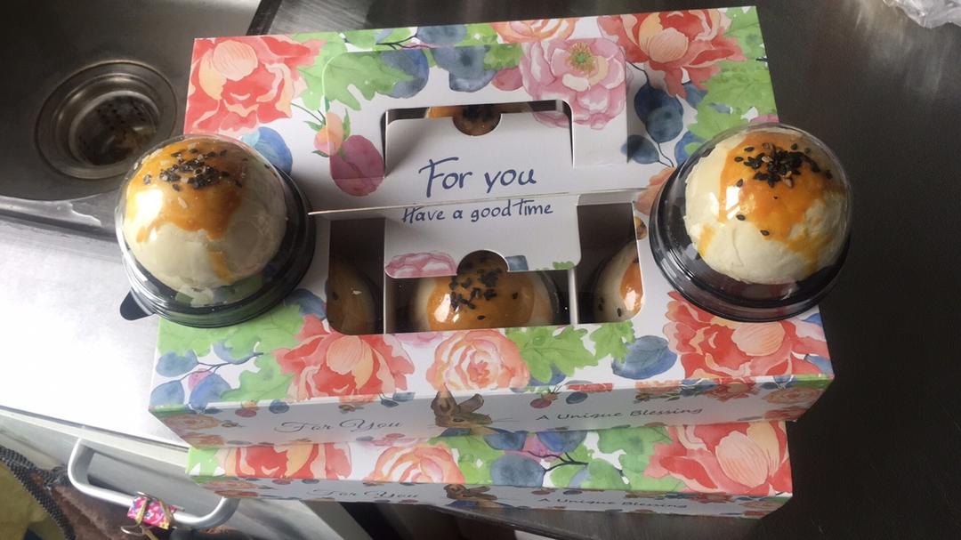 一点不腻，放几天都酥掉渣的蛋黄酥（适应于热天）