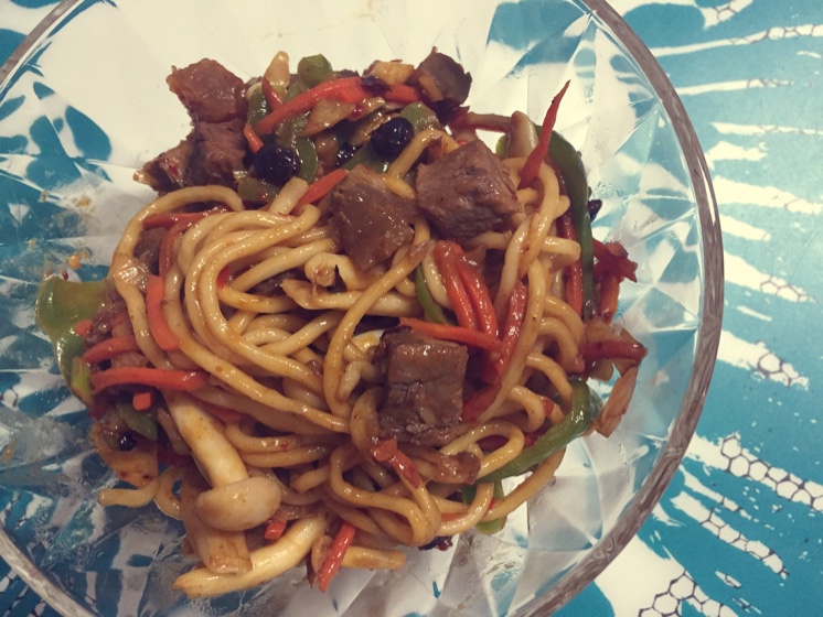 家常炒面：簡單、快捷，美味。