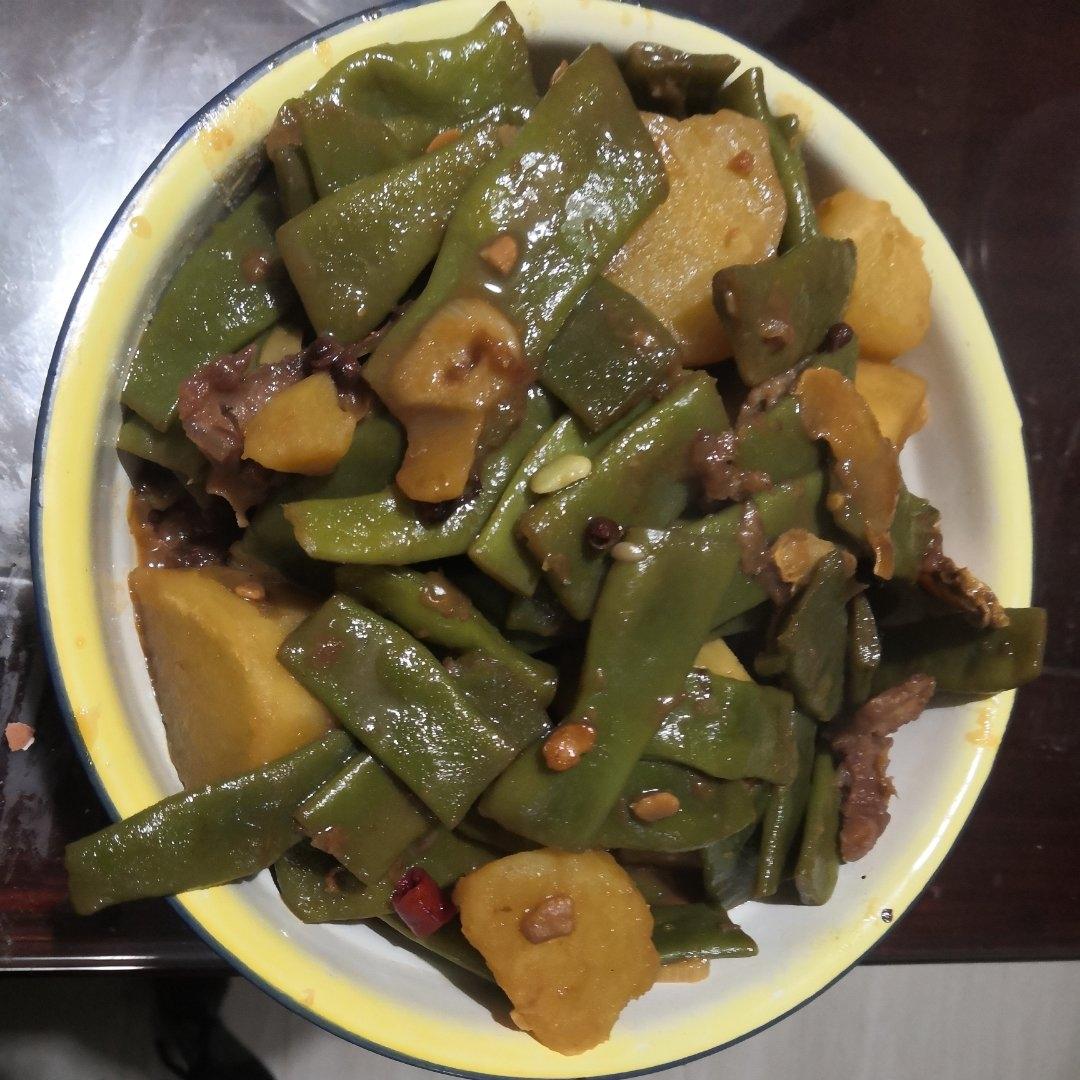 不吃两碗饭你找我！东北做法 酱炖芸豆土豆五花肉