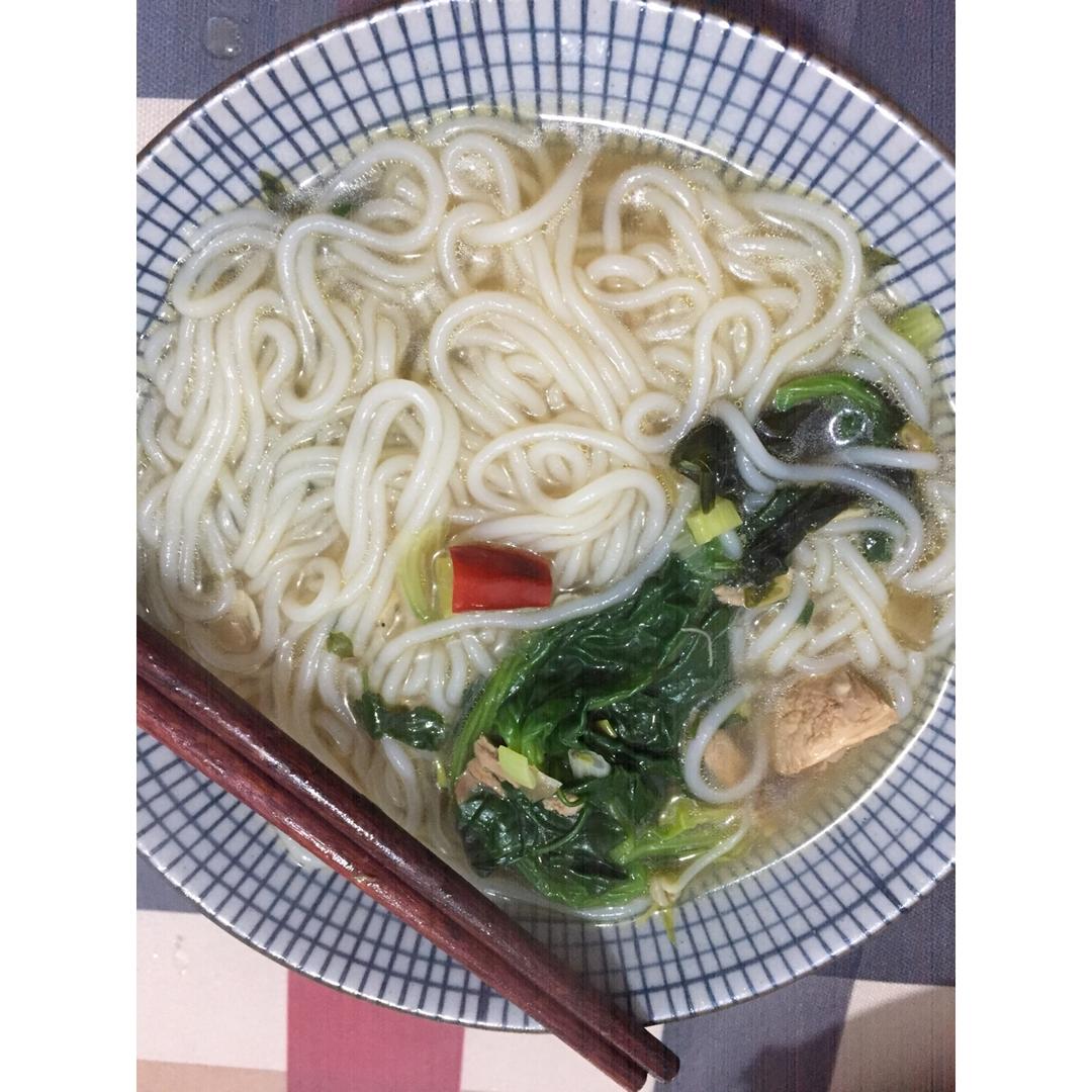 鸡丝浑汤面