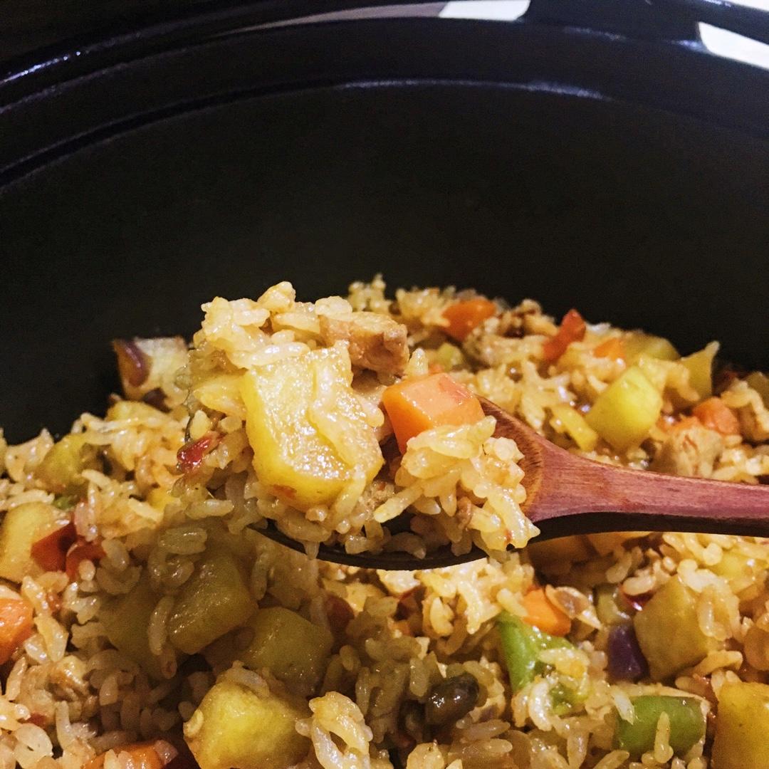 宫爆鸡丁煲仔饭