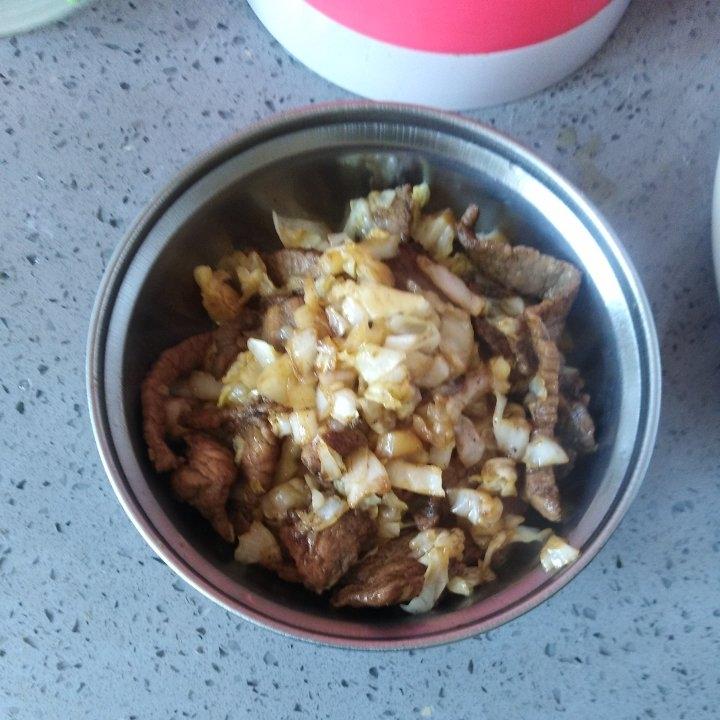 包菜炒肉片