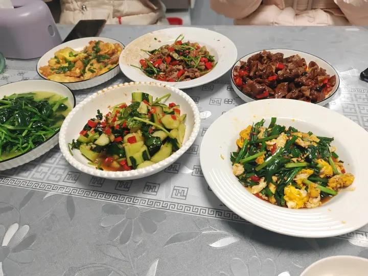 小炒牛肉（肉嫩味香）