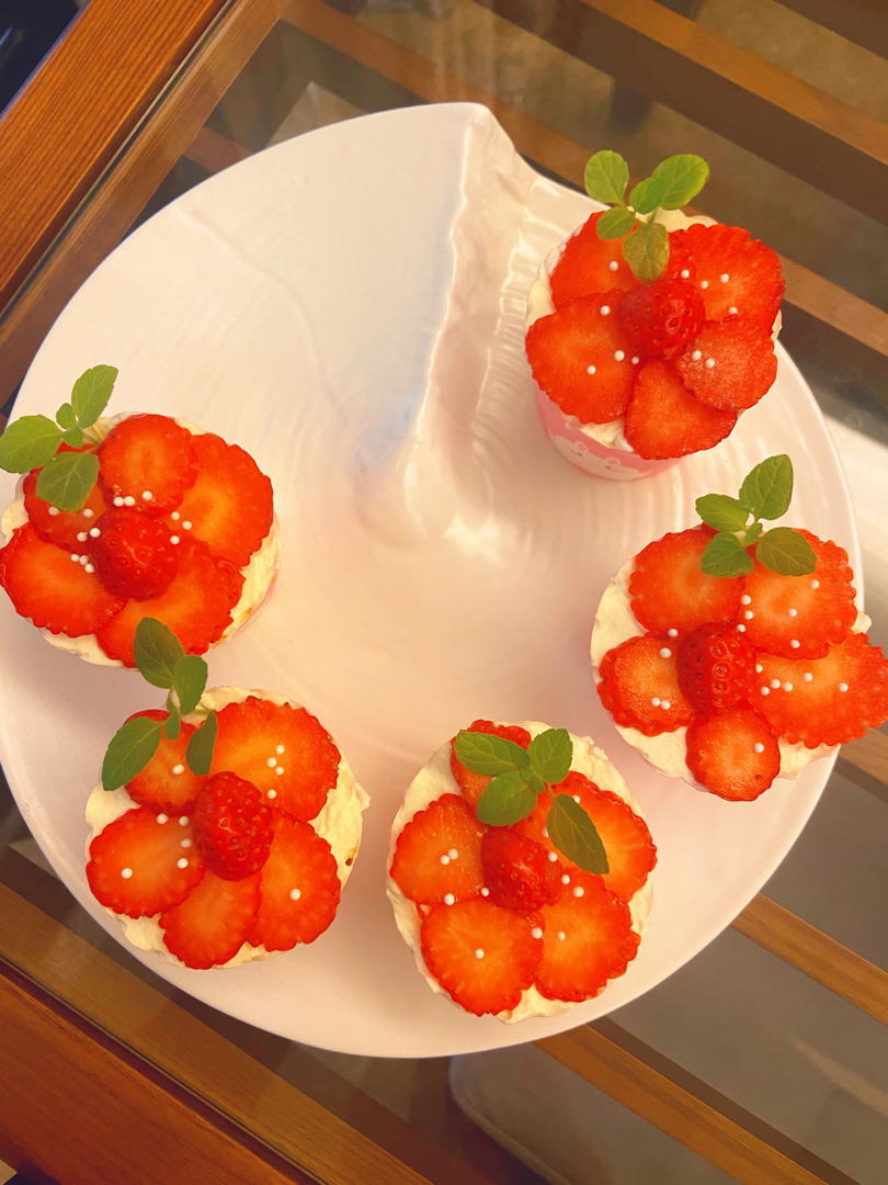 小红花纸杯蛋糕