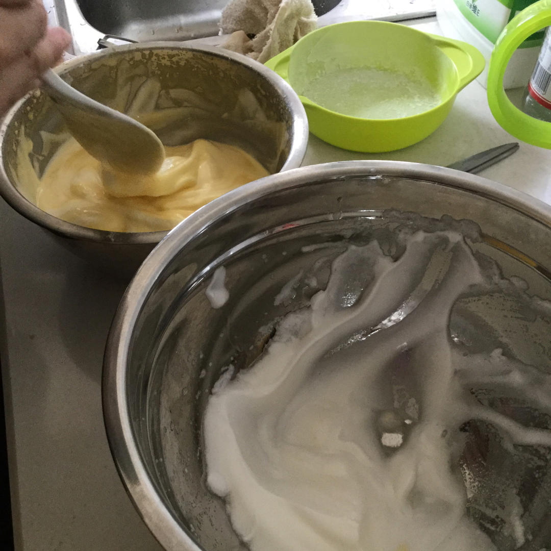 软绵绵戚风纸杯蛋糕