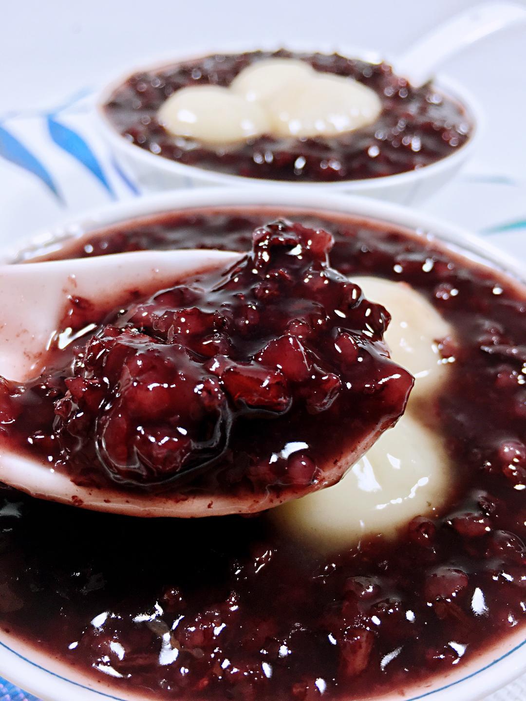 黑糯紫米花生粥补血补气