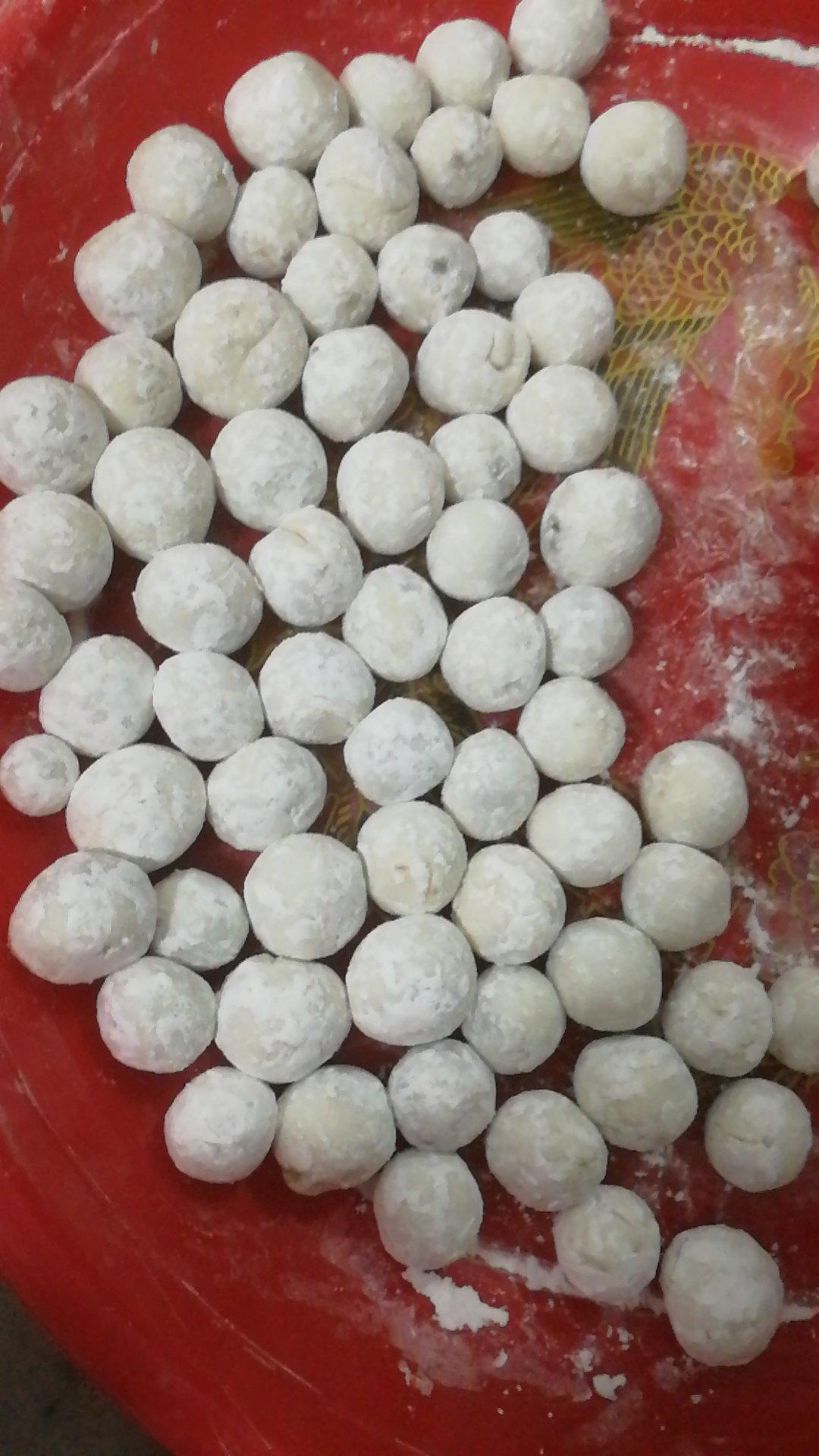 花生黑芝麻汤圆