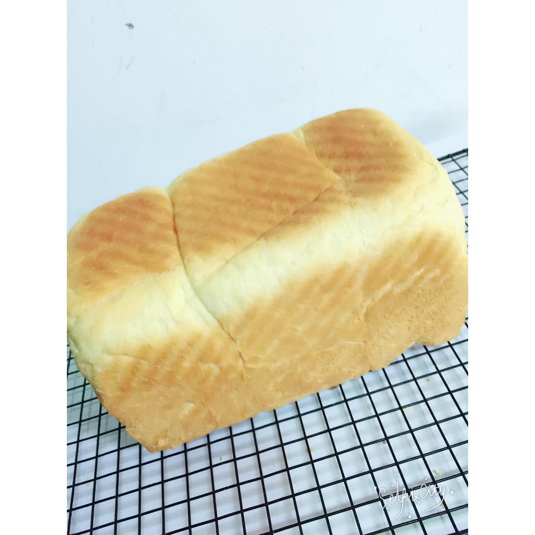 牛奶鸡蛋吐司