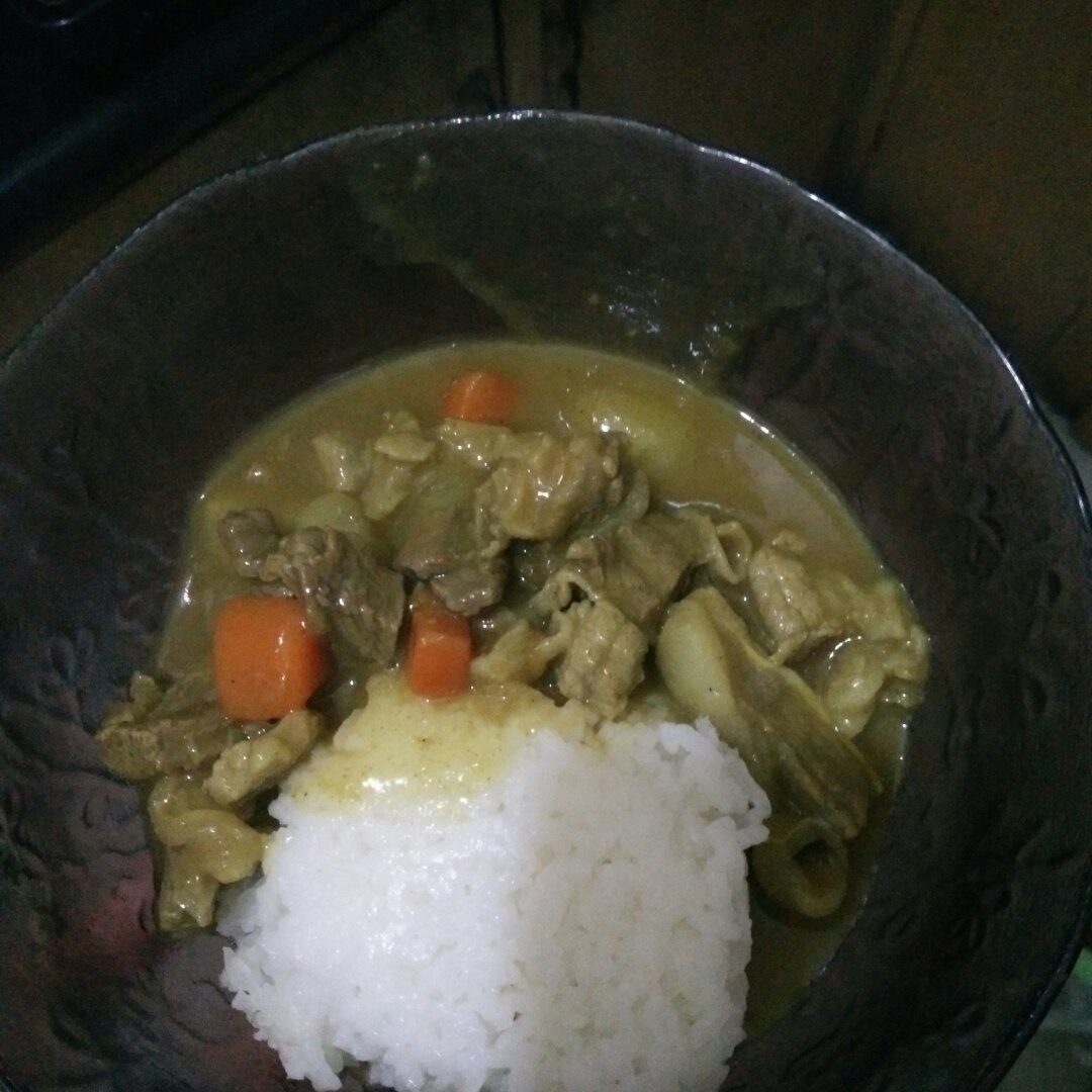 咖哩牛腩
