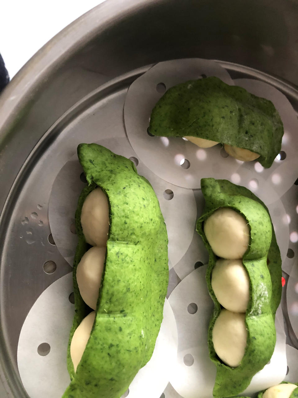 卡通造型可爱豌豆荚馒头