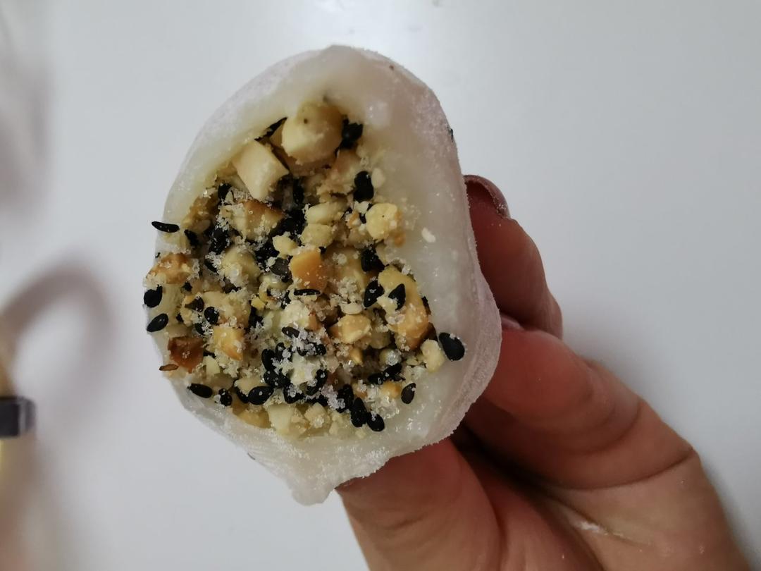 自制糯米糍（花生黑芝麻和豆沙夹心）