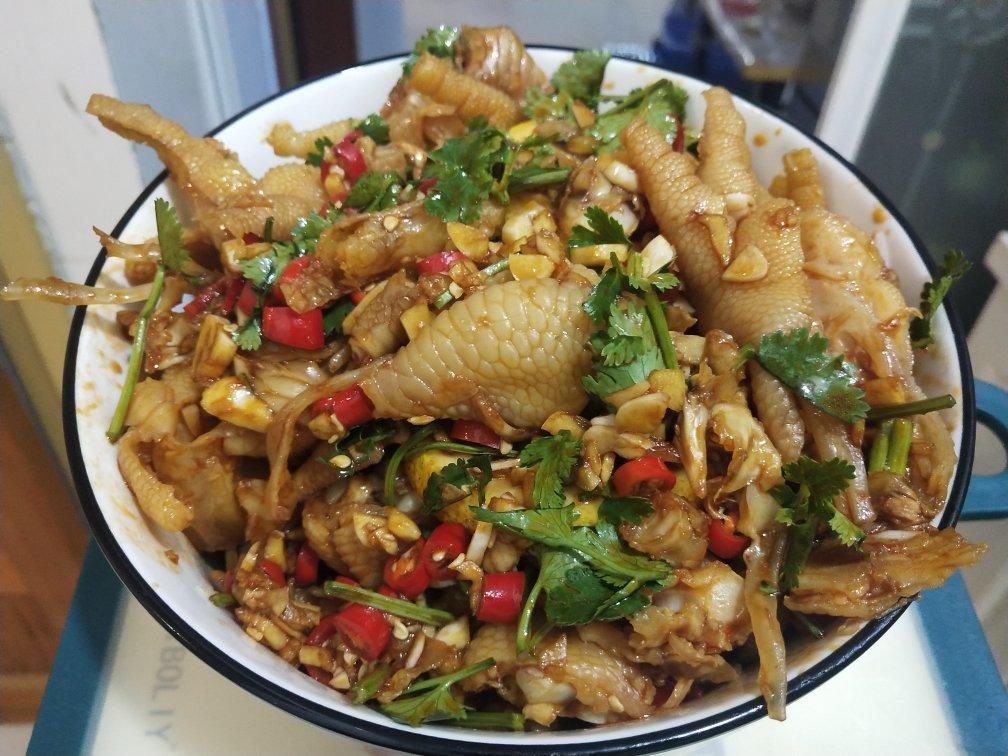 网红泡鸡脚酸辣鸡爪