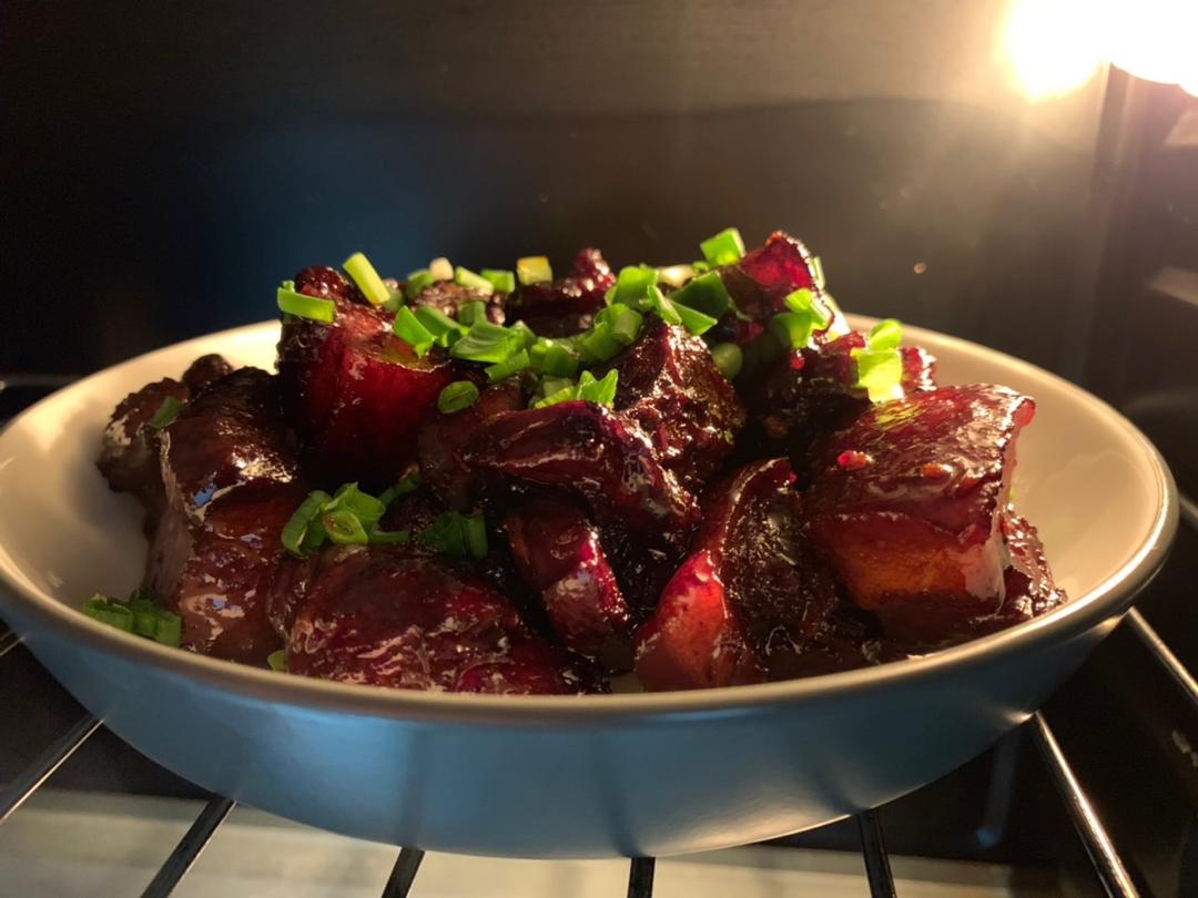 加了鹌鹑蛋后，这盘红烧肉，美味的逆天啦——鹌鹑蛋烧肉（孔瑶食谱）