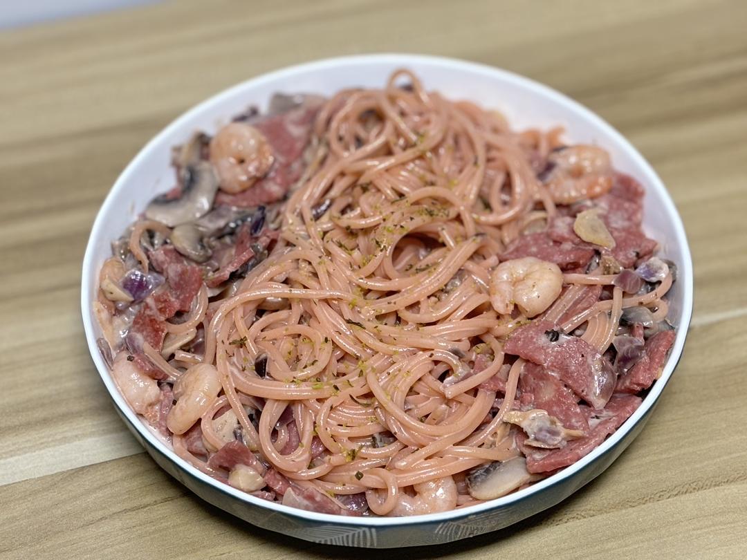 用牛奶也可以做奶油培根意面