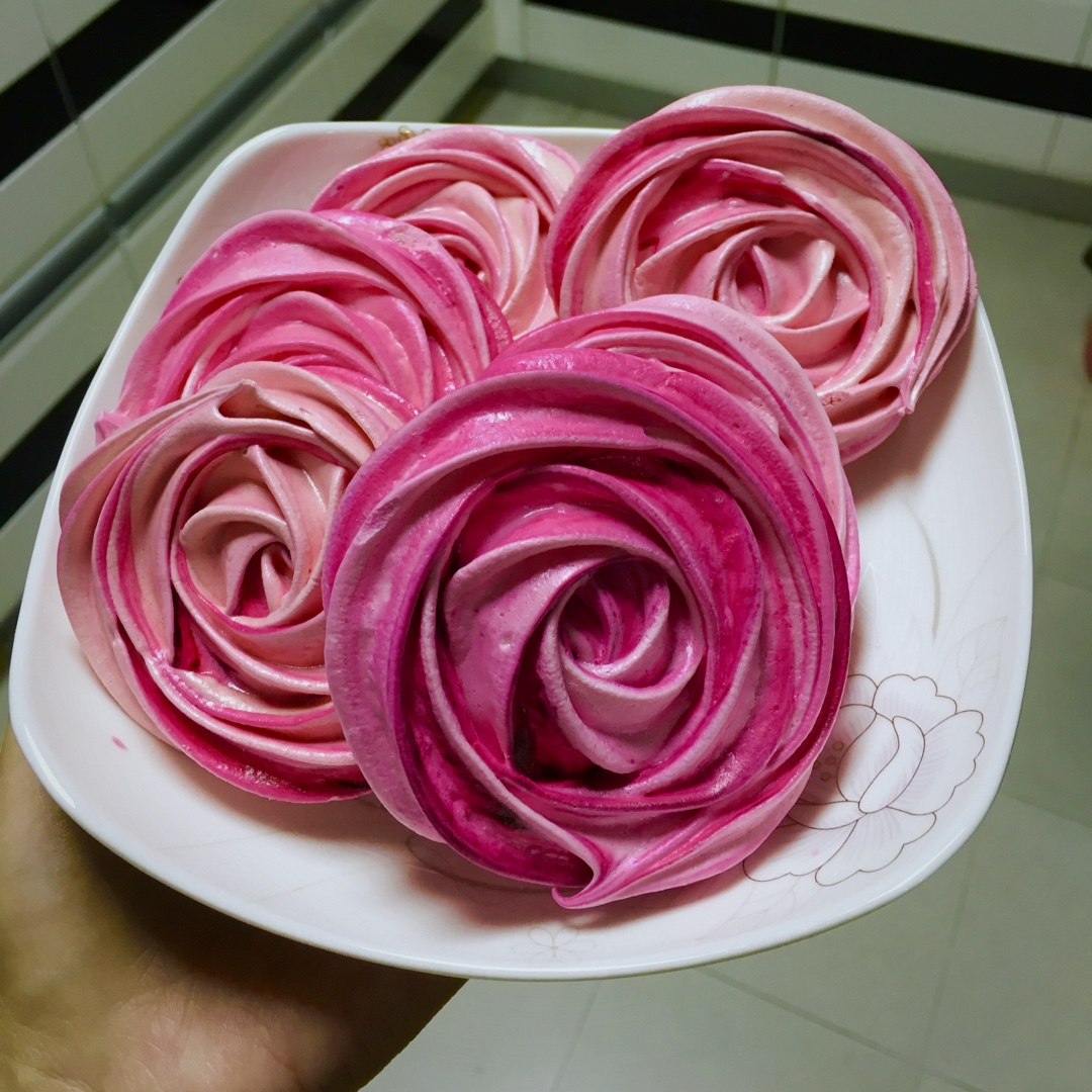 超美的~玫瑰花蛋白饼