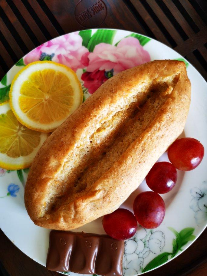 明湖听泉做的法式全麦脆皮面包