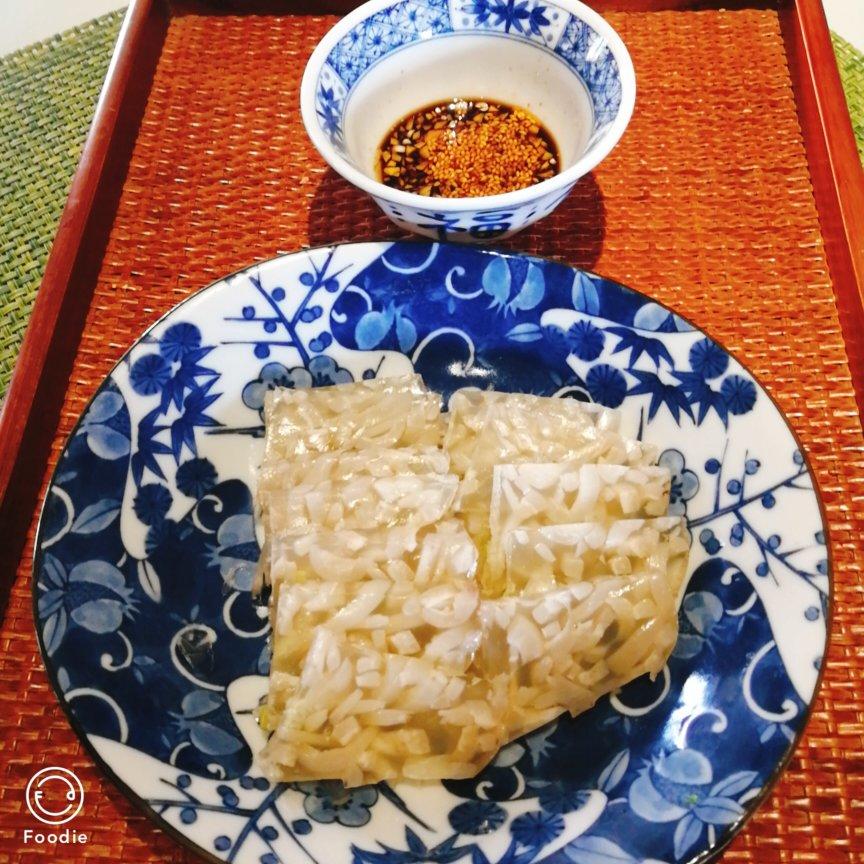 简单蒸出晶莹剔透的水晶肉皮冻