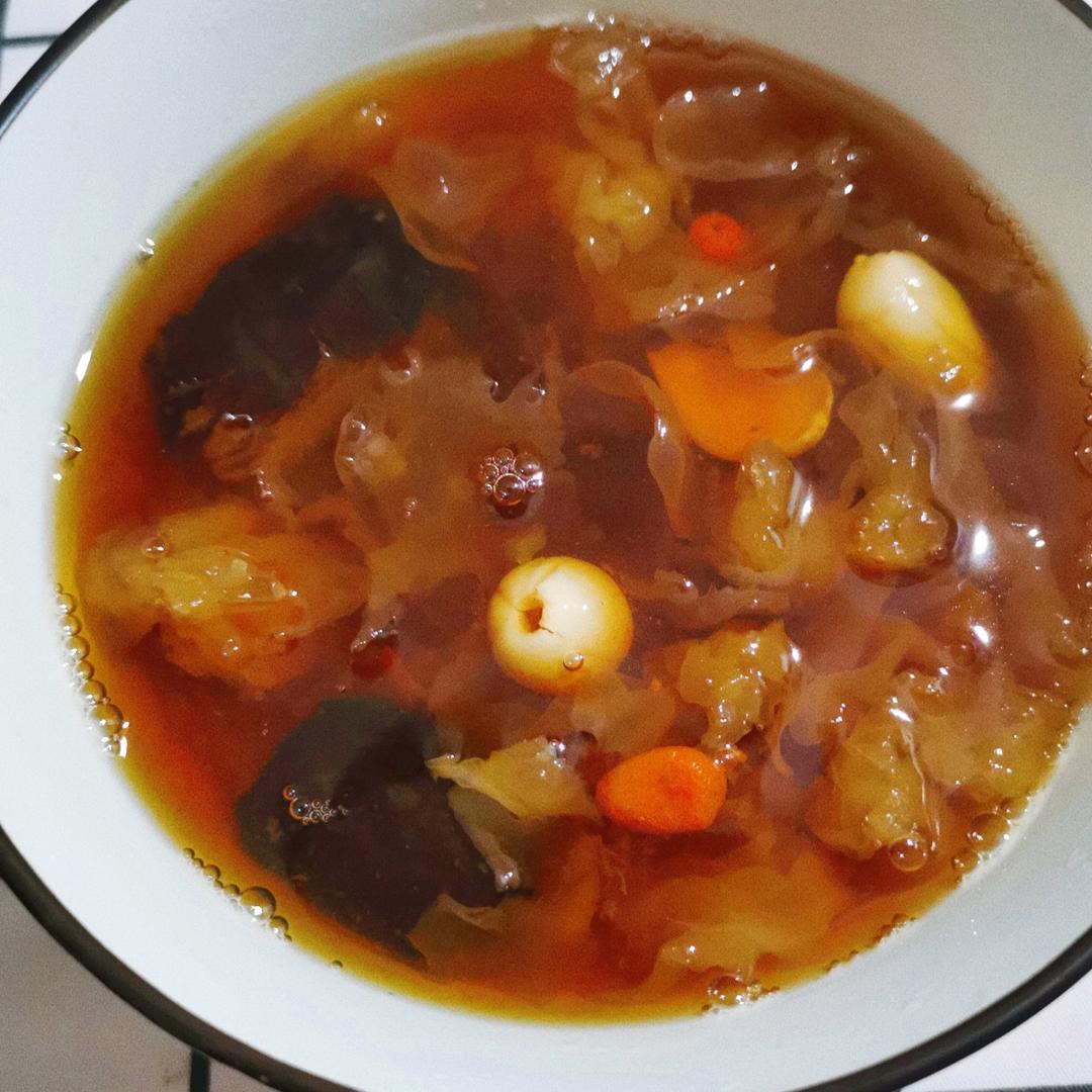 怎样煮出胶的银耳羹