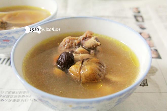 板栗炖鸡汤的做法