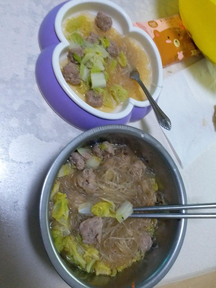 白菜丸子粉丝汤