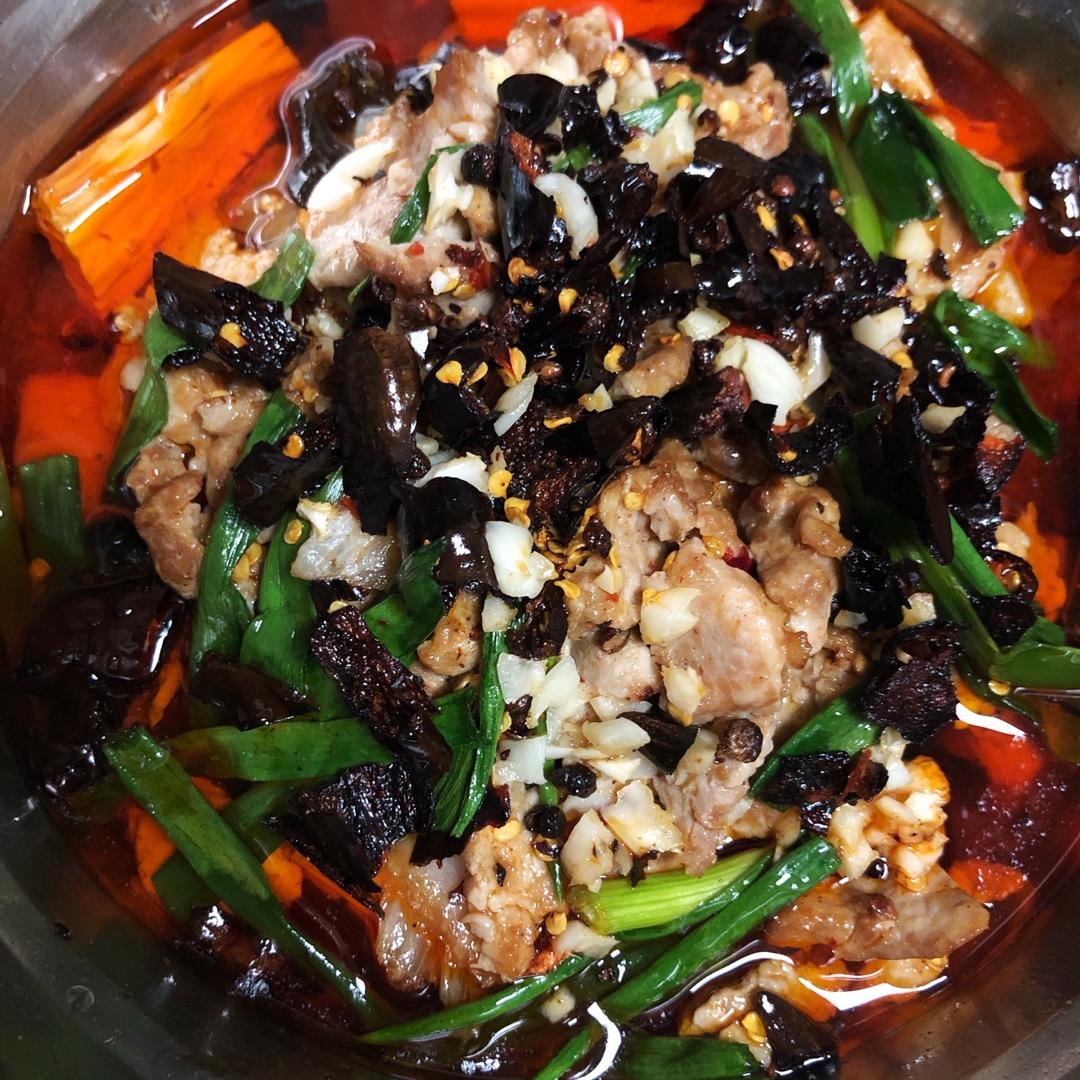 厨师长教你：“水煮肉片”的正宗做法，这味道真的很四川