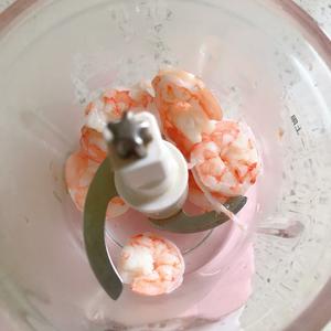 自制宝宝鲜虾条的做法 步骤1