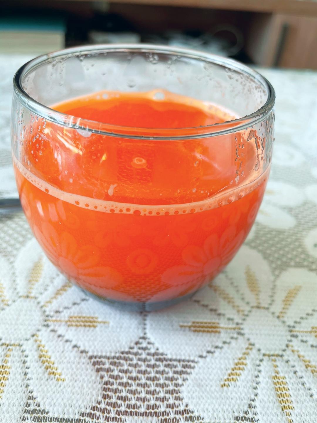 鲜榨胡萝卜苹果汁🥕的做法