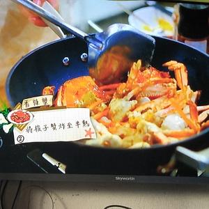 金针菇香辣蟹，喜欢吃辣人的福音，的做法 步骤2