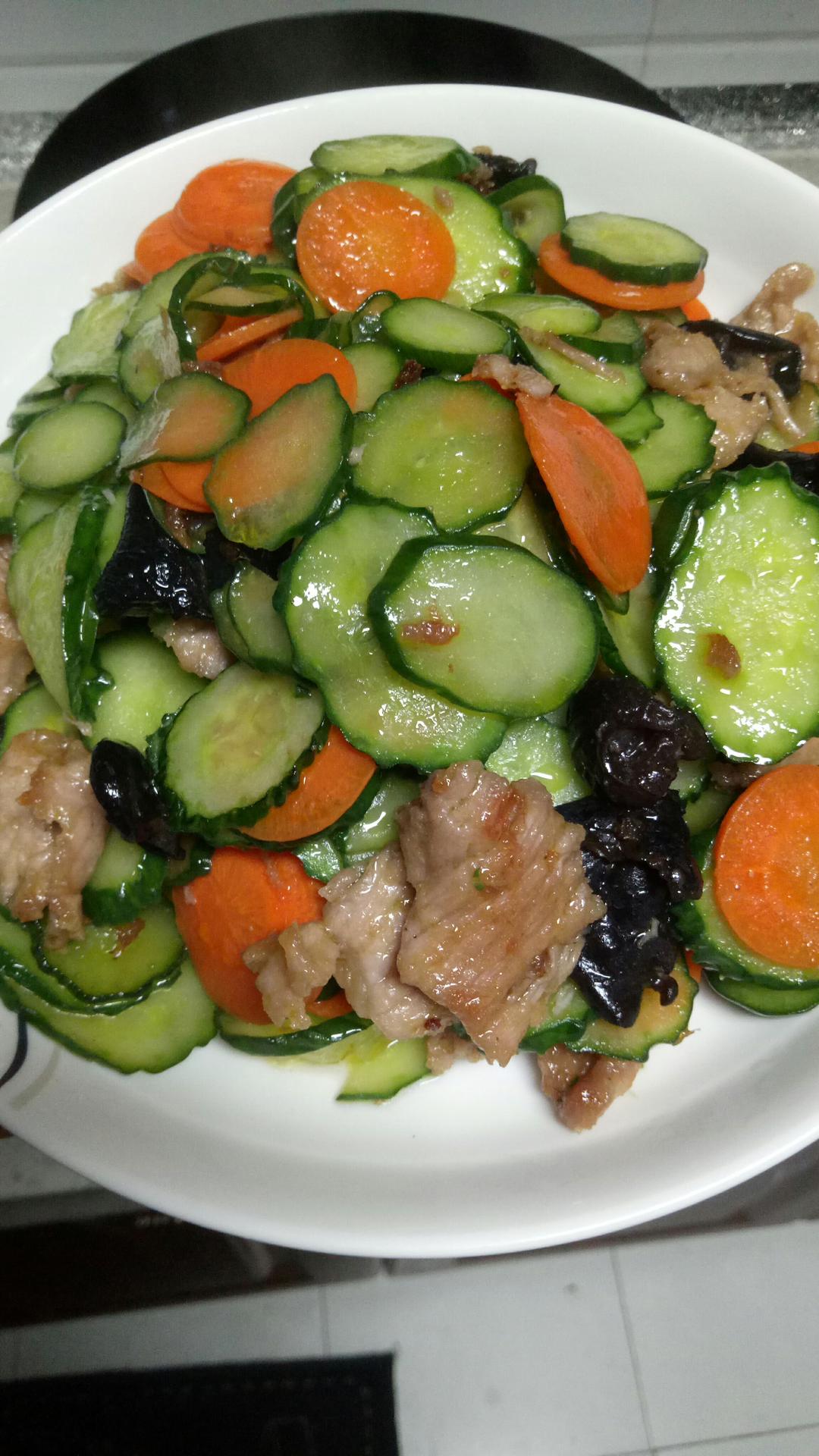 蓑衣黄瓜炒肉片的做法