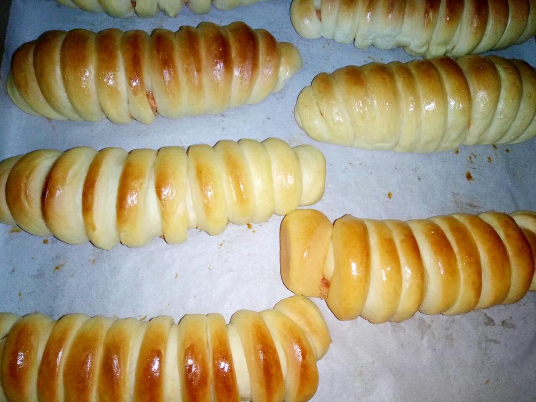 毛毛虫肉松面包