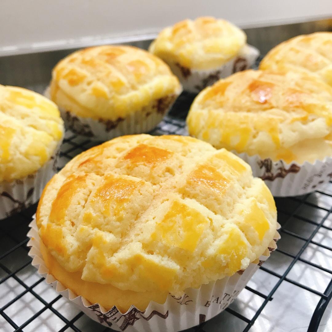 好吃到炸裂的港式菠萝包（附带制作酥皮的小视频）