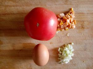 番茄杯鸡蛋的做法 步骤1