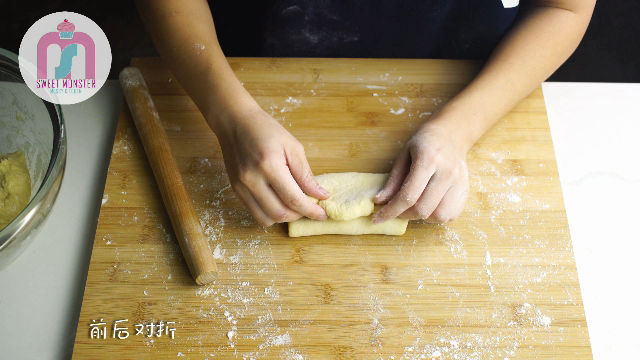 不用厨师机，不用揉半天，也能做出香甜的拉丝牛奶吐司面包！的做法 步骤17