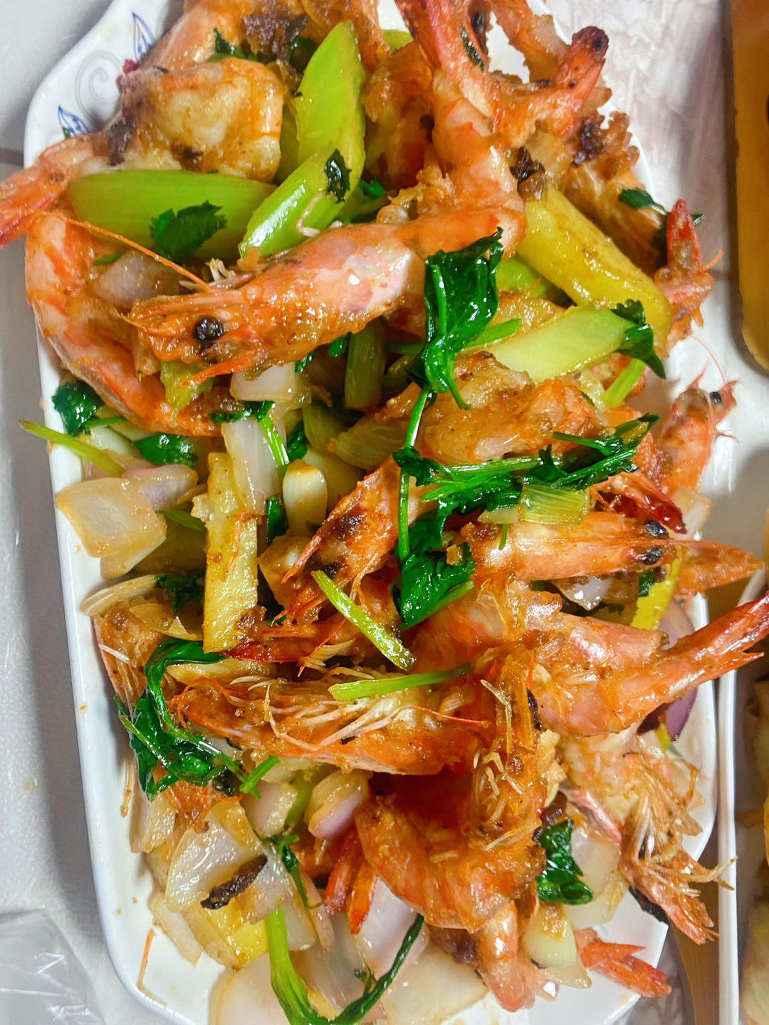 非油炸干锅虾   加各种菜的那种