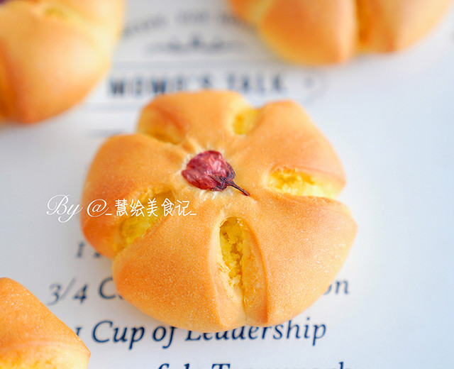 椰蓉樱花面包
