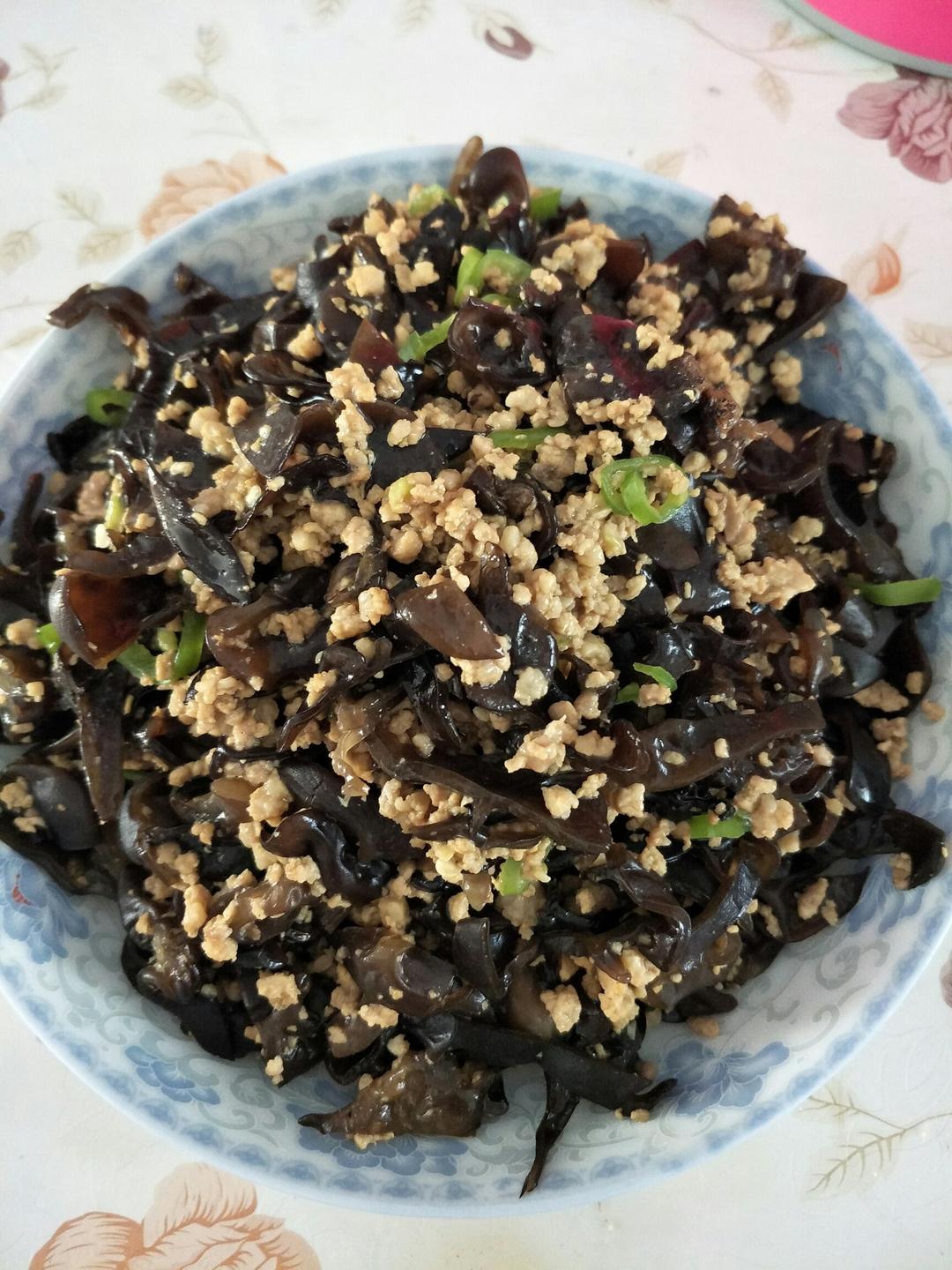 土豆炖牛肉o做的肉末黑木耳