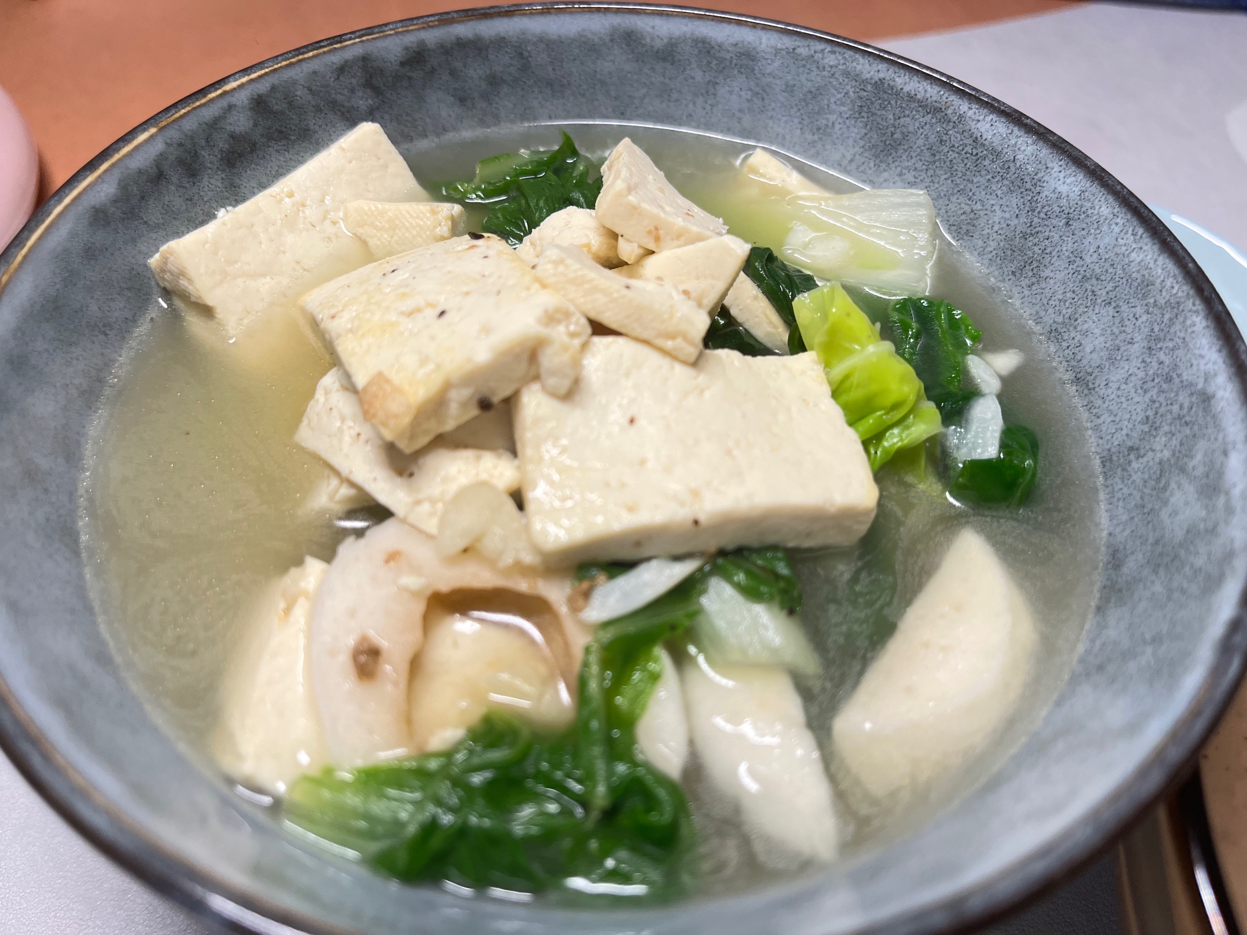 鱼丸小白菜豆腐汤的做法