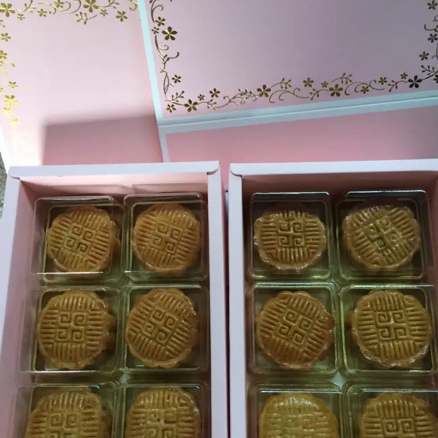广式月饼——蛋黄莲蓉月饼