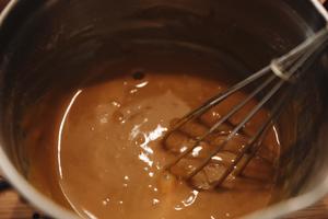 咖啡奶冻提拉米苏蛋糕卷【北鼎烤箱食谱】的做法 步骤6
