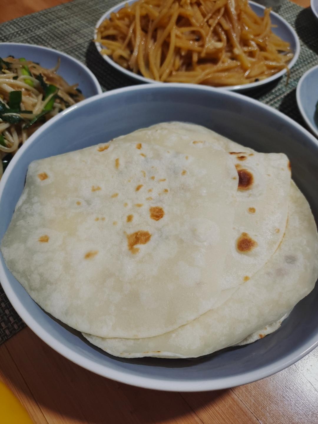 肖莉学厨：【春卷皮 京酱肉丝面饼 烤鸭饼皮】附详细制作图片和过程