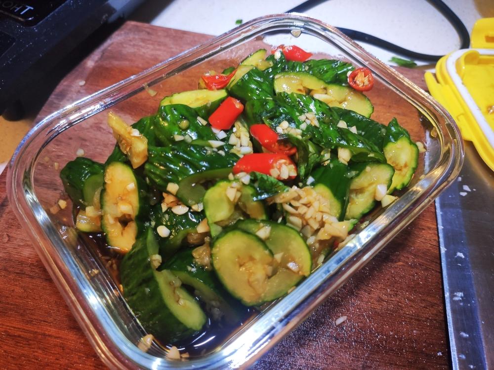 2分钟就能做好的《凉拌拍青瓜》