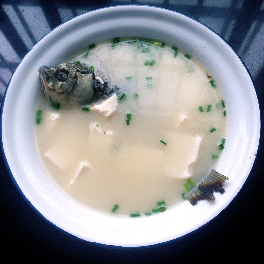 鲫鱼豆腐汤