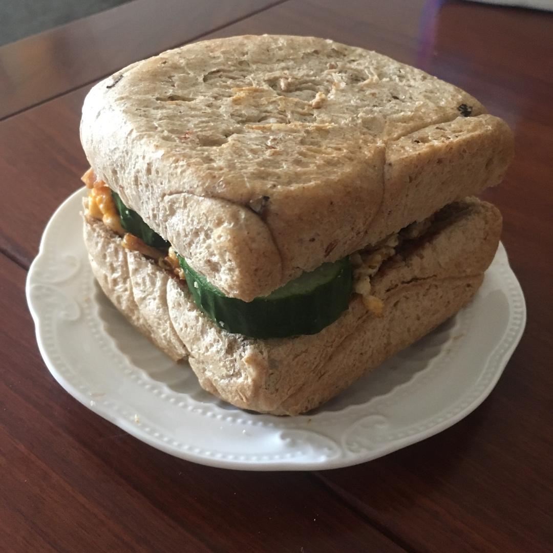 好松软好可口的“醇熟牛奶吐司”，想知道是怎么做的吗？