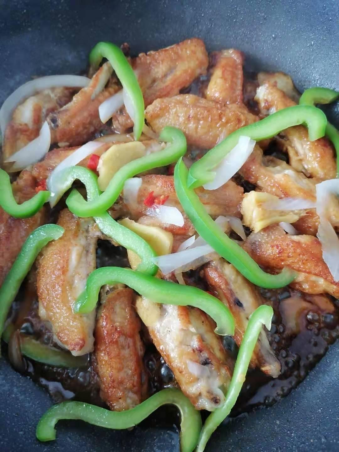 蒜香鸡翅，这才是鸡翅最好吃的做法